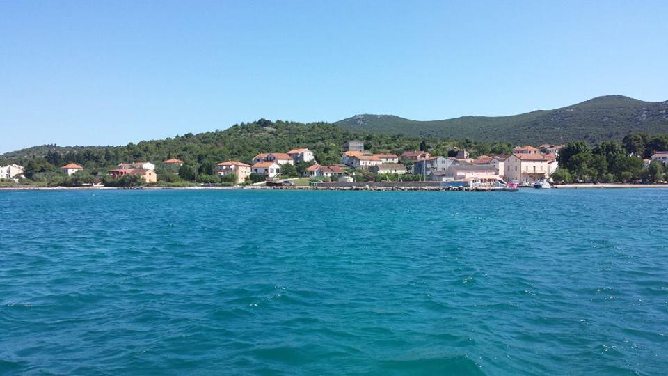 Apartmán Njofra Banj Exteriér fotografie