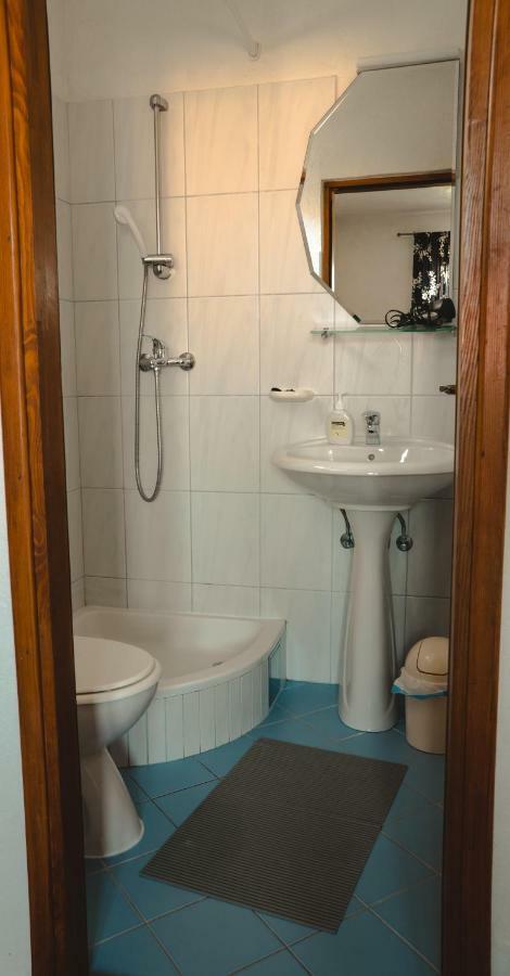 Apartmán Njofra Banj Exteriér fotografie