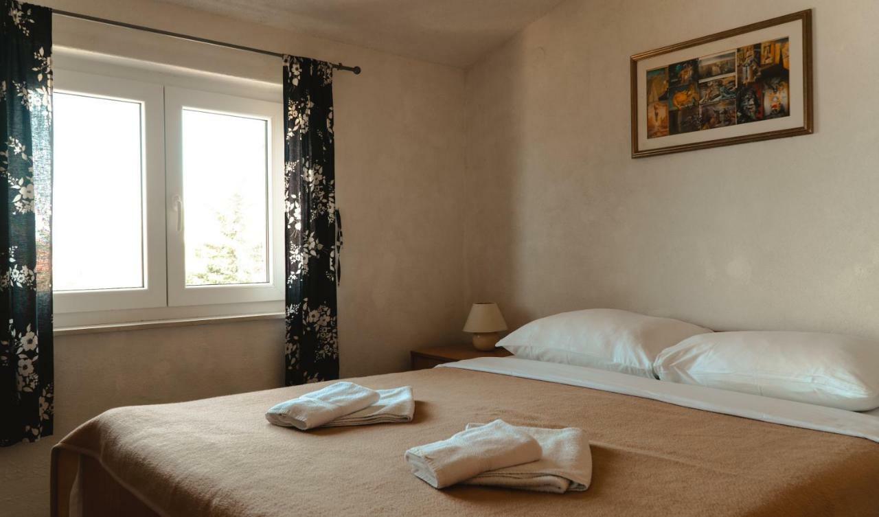 Apartmán Njofra Banj Exteriér fotografie