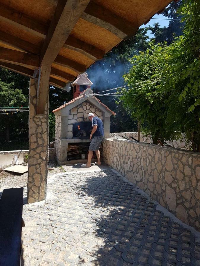 Apartmán Njofra Banj Exteriér fotografie