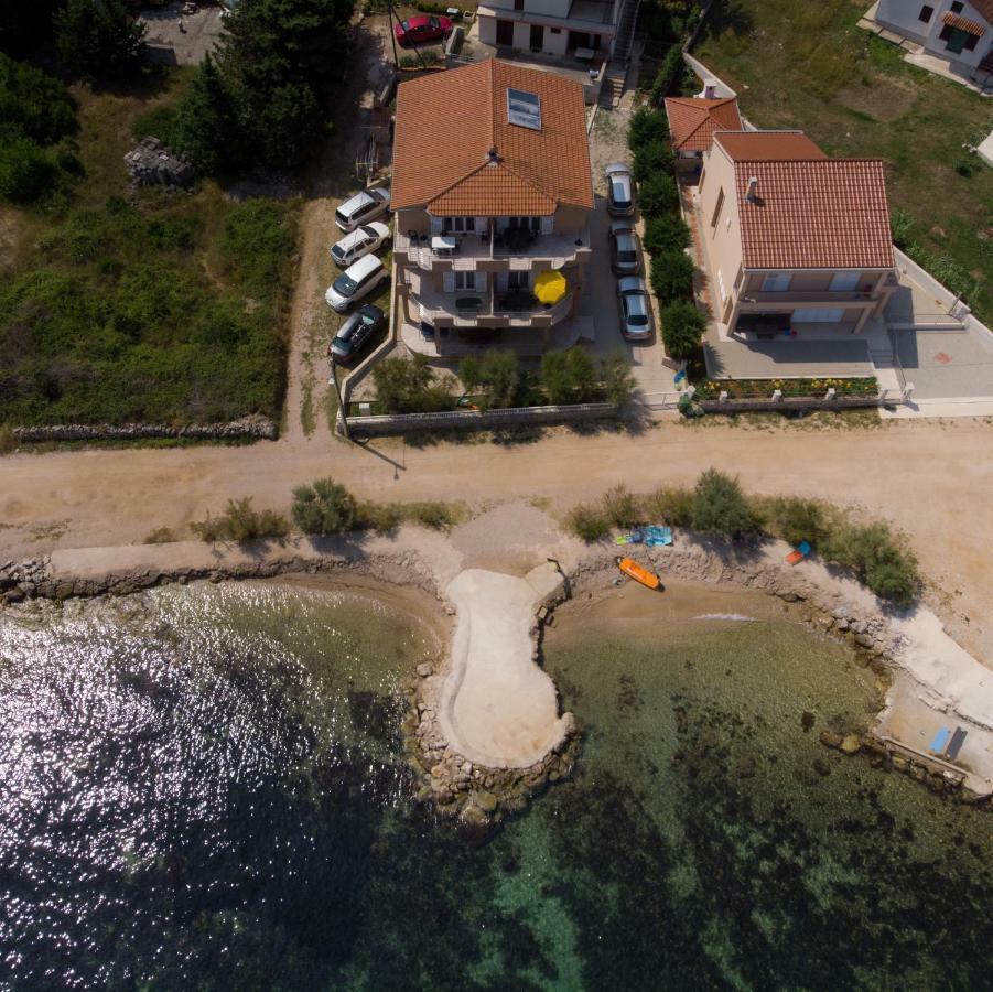 Apartmán Njofra Banj Exteriér fotografie